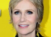Jane Lynch Hosts Hollywood Game Night