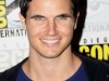 Robbie Amell Photo