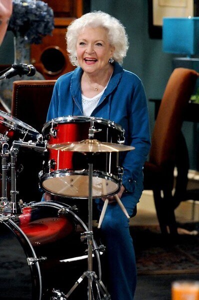 Betty White in Hot in Cleveland