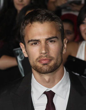 Theo James is Heading Back to Underworld