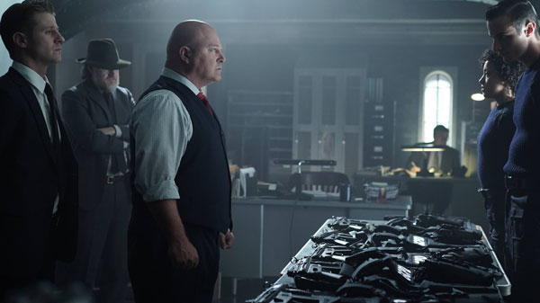 Gotham Michael Chiklis and Ben McKenzie