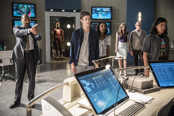 The Flash Season 2 Episode 1 Cast