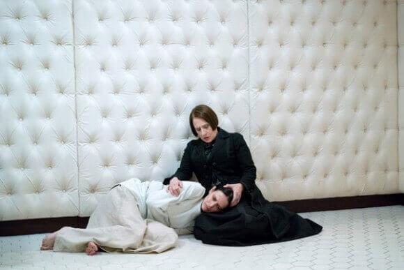 Penny Dreadful Eva Green and Patti LuPone