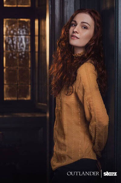 Sophie Skelton Briana in Outlander