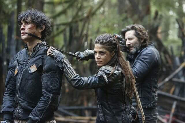 The 100 Season 3 Episode 10 Marie Avgeropoulos and Bob Morley
