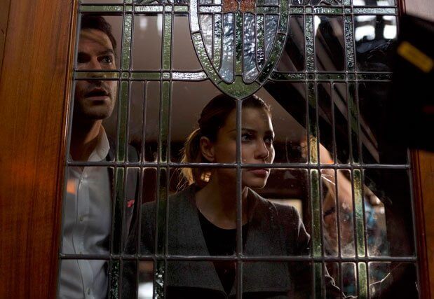 Tom Ellis Lauren German in Lucifer