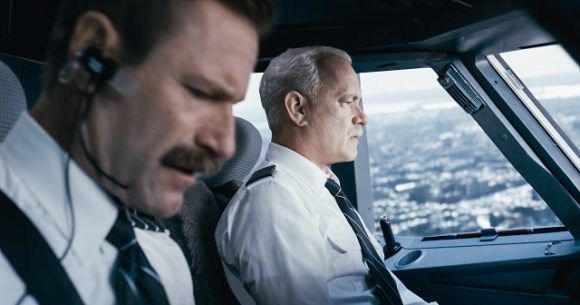 Sully stars Aaron Eckhart and Tom Hanks