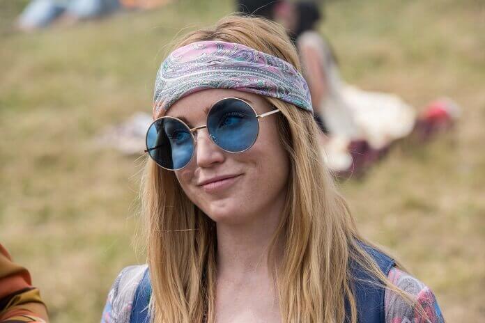 Caity Lotz and Brandon Routh Interview - 'Legends of Tomorrow' Season 4
