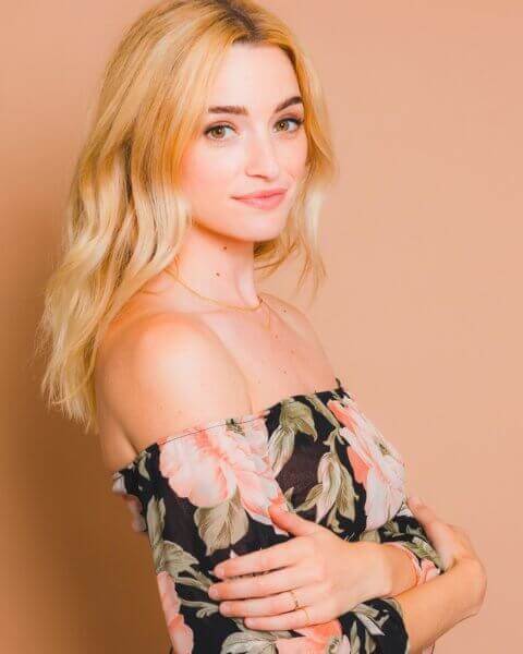 The Exorcist S Brianne Howey Cast In Netflix S Ginny Georgia