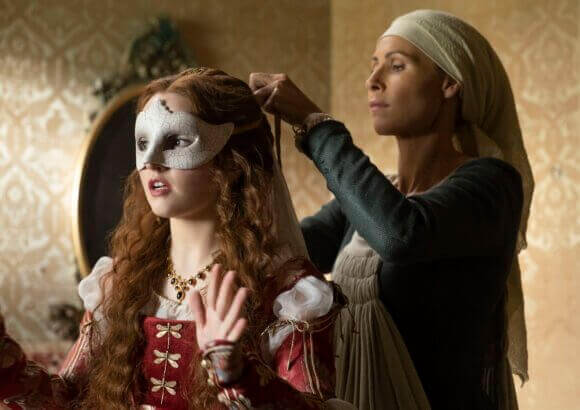 Kaitlyn Dever and Minnie Driver