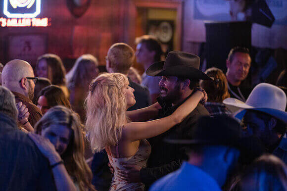 Yellowstone Season 5 Episode 3 Kelly Reilly Cole Hauser
