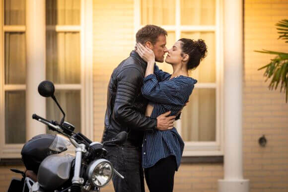 The Couple Next Door Sam Heughan and Jessica De Gouw