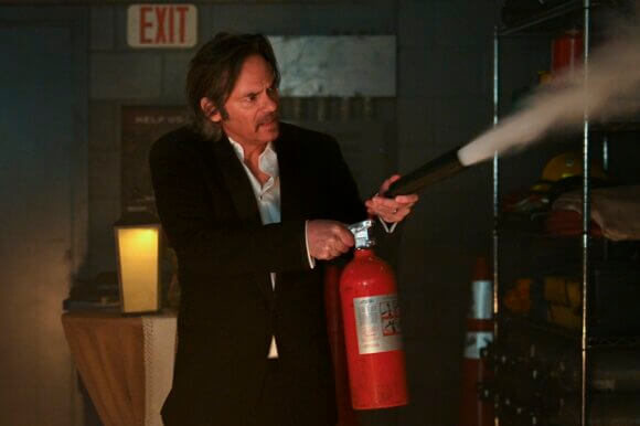 Billy Burke in Season 2 Episode 8