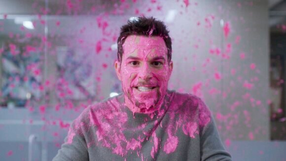 Skylar Astin in Season 2 Episode 8