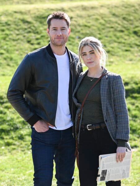 Justin Hartley and Melissa Roxburgh