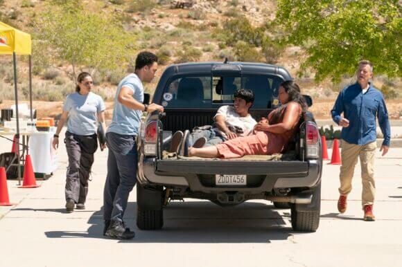 Juliana Aiden Martinez and Peter Krause in season 7 episode 8