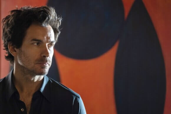 Santiago Cabrera in season 3 episode 10
