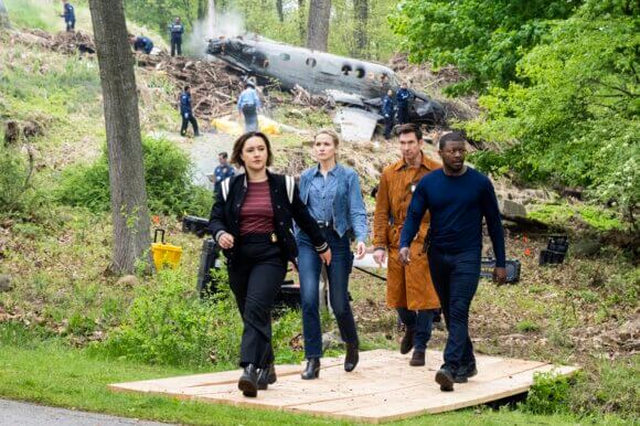Keisha Castle-Hughes and Shantel VanSanten