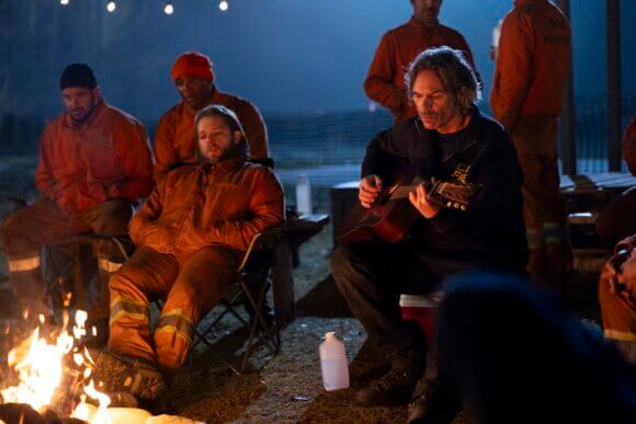 Max Thieriot and Billy Burke in Season 2 Episode 9