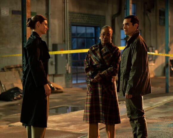 Sonja Sohn and Ramon Rodriguez in season 2 episode 9