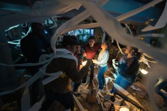 Mike Colter and Aasif Mandvi in Season 4 Episode 10