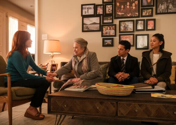 Kathy Bates in Episode 1
