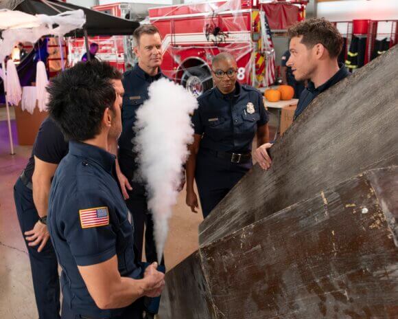 Peter Krause, Aisha Hinds and Oliver Stark
