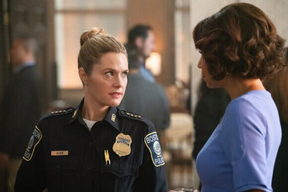 Maggie Lawson and Gloria Reuben