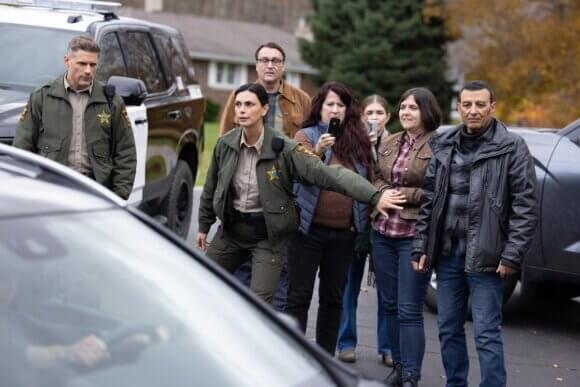 Matt Lauria and Morena Baccarin