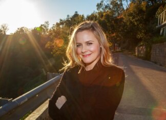 Alicia Silverstone Reprises Clueless Role for New Paramount+ Event Series Alicia Silverstone Clueless Series