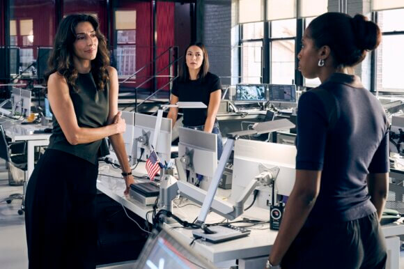 Necar Zadegan and Natalee Linez in seasno 2 episode 3