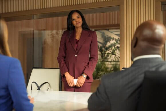 Renee Elise Goldsberry in episode 3